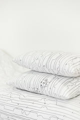 bedsheet-pillows